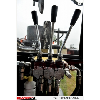Ładowacz czołowy AGRO-TUR C-360 
